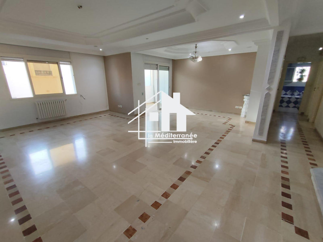 A louer un grand s+3 à la soukra