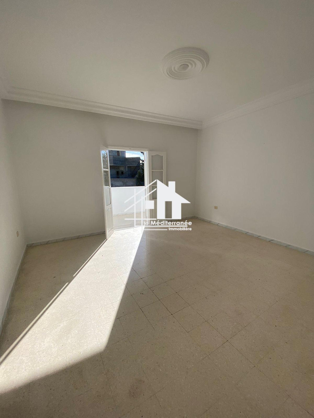 A louer étage de villa S+3 à denden