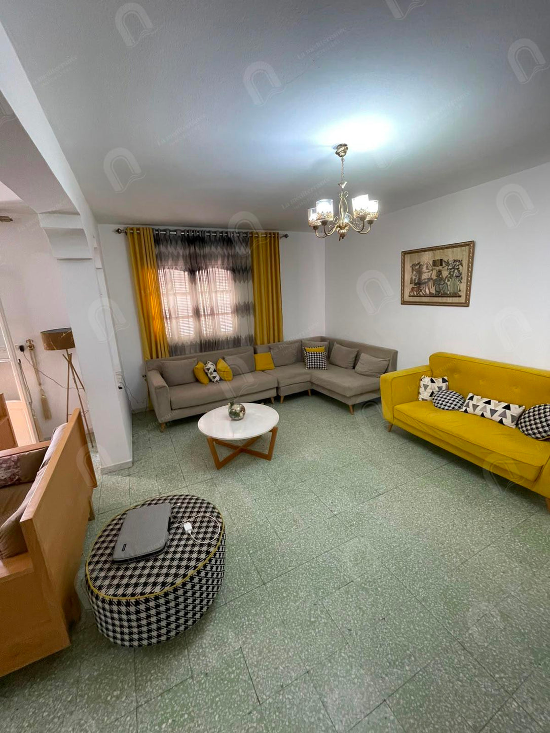 A vendre étage de villa 2S+2 Hst au bardo hedi haker