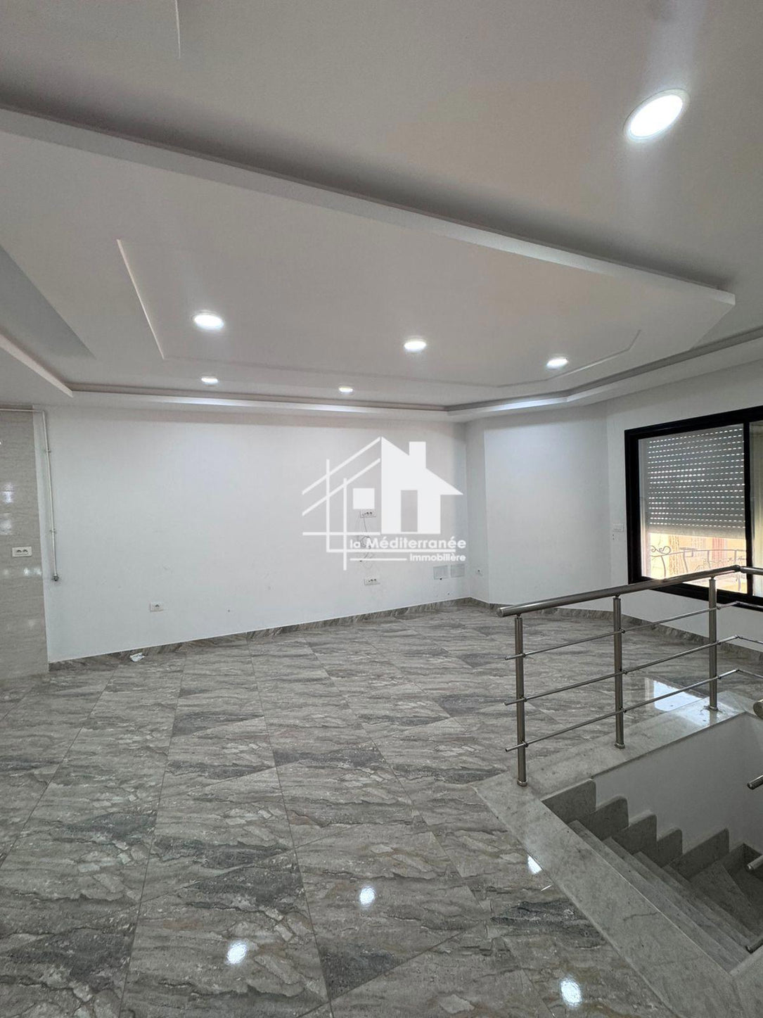 a louer étage de villa s+2 à cité ezzouhour 1