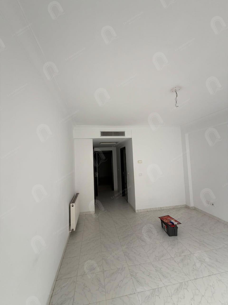 À louer  Appartement S+3 à Menzah 9C