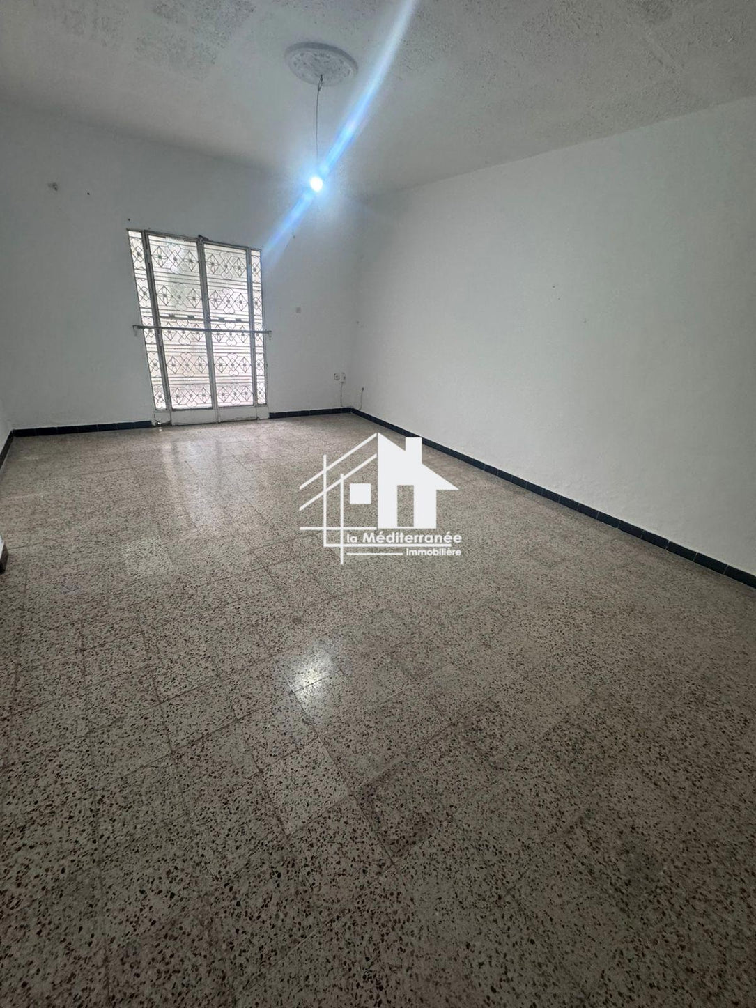 A louer étage de villa S+3 situé au RDC au bardo cité fatouma