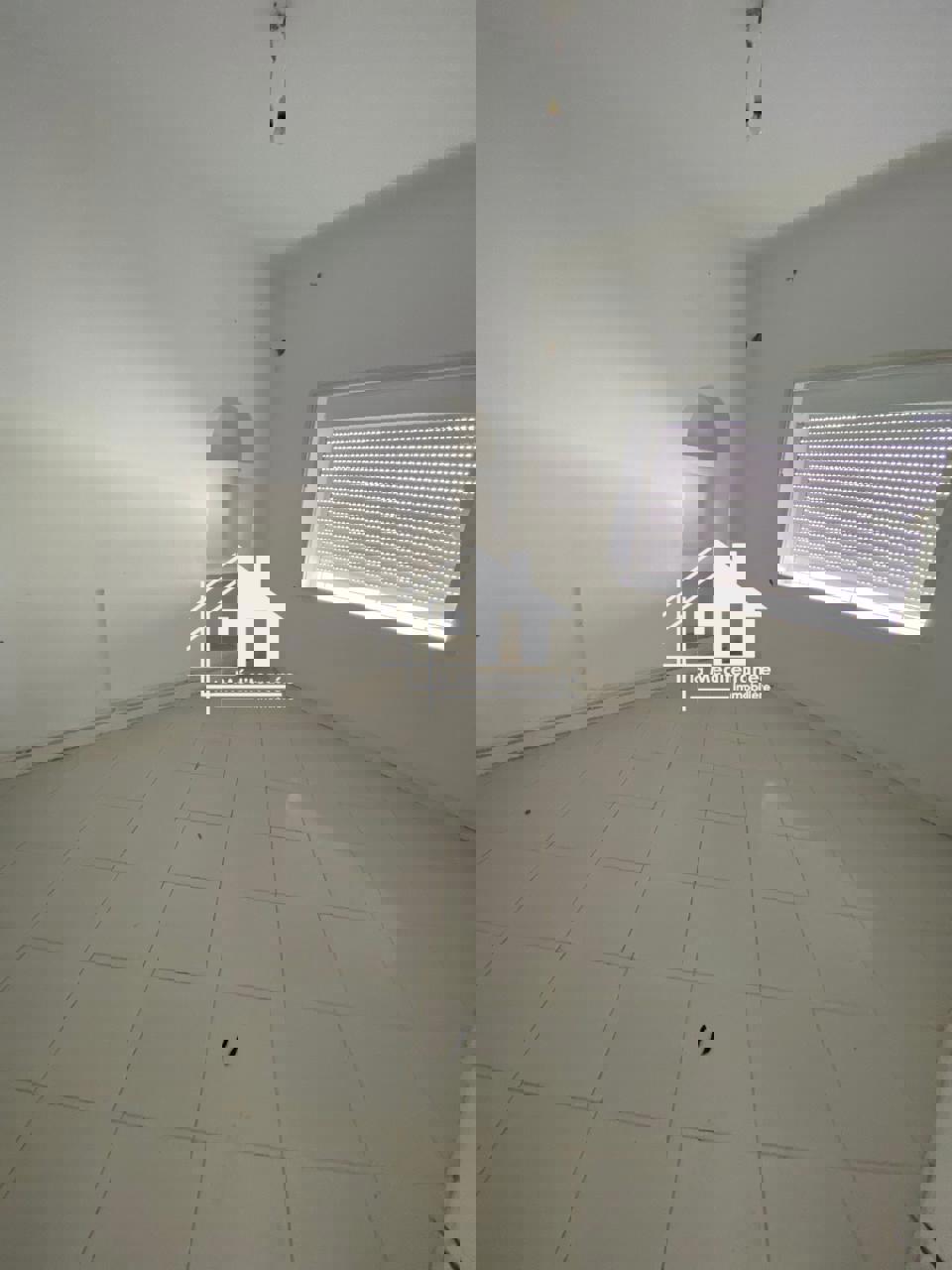 à louer villa s+4 à khaznadar