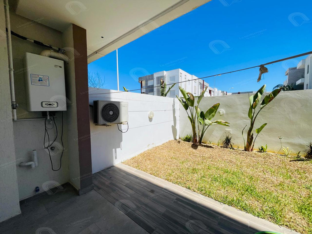 A louer S1 avec jardin à chotrana 1