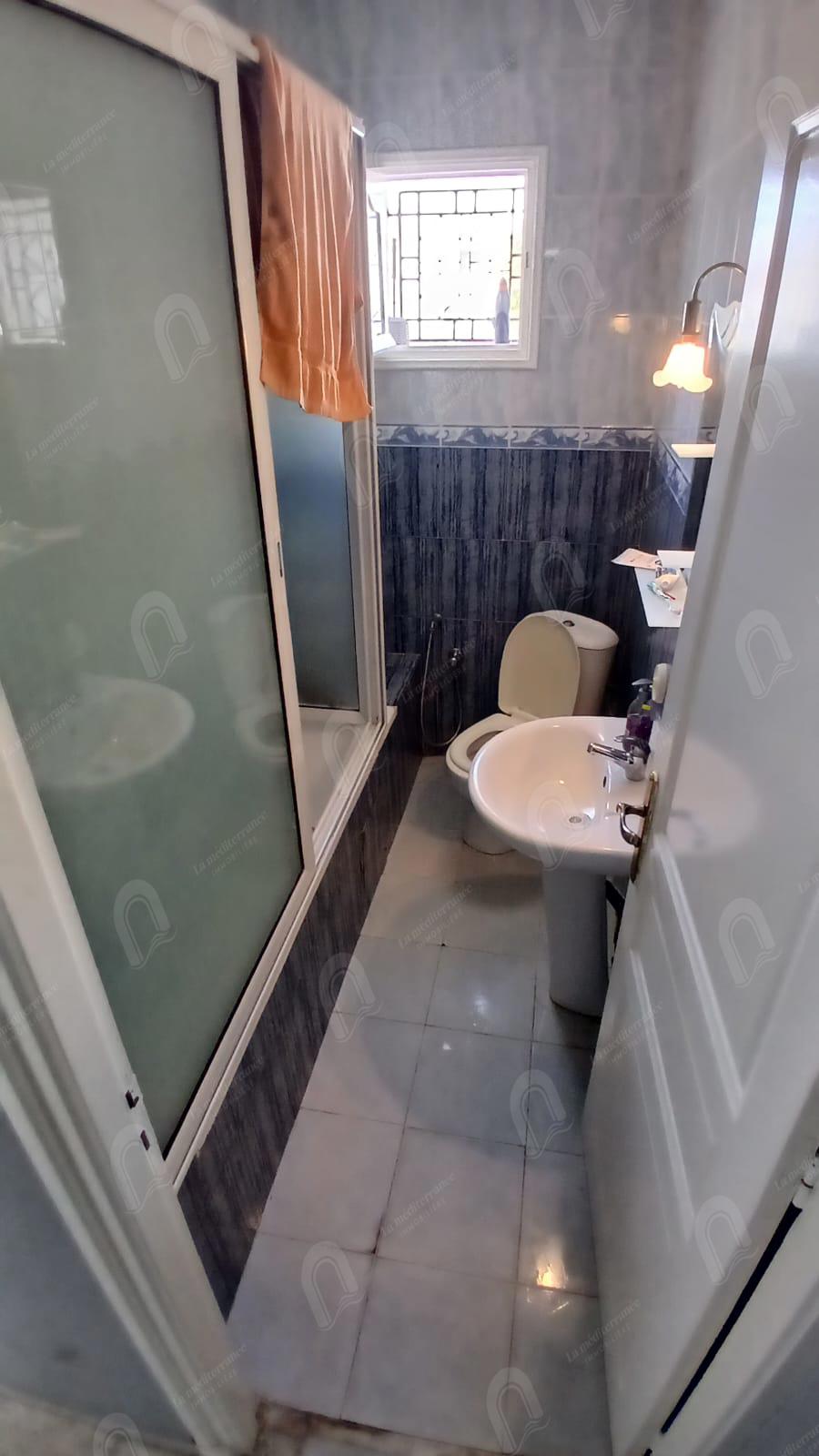 A loue rvilla S+4 de style duplex, indépendante au bardo