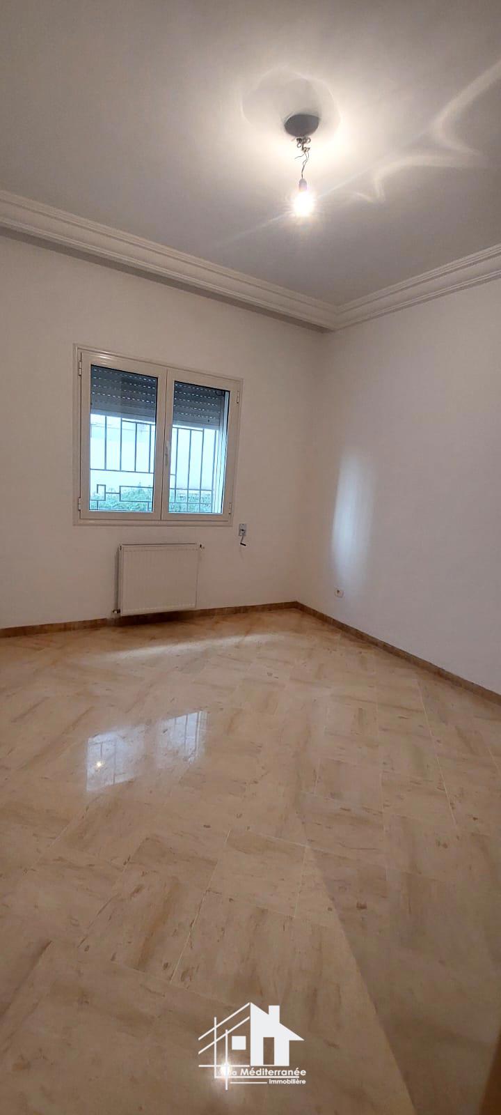 A louer appartement S+2 à la Soukra