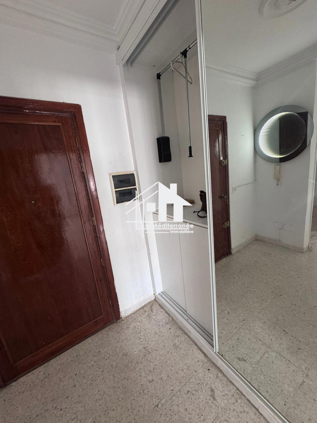 A louer appartement S+3 à El agba