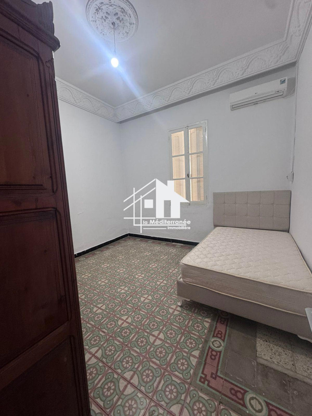 à louer rez de chaussée s+3 avec jardin au bardo