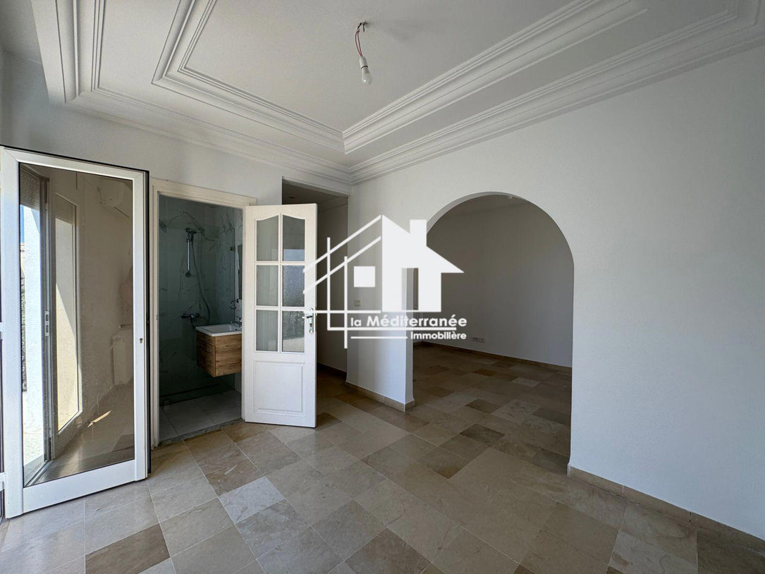 A louer une villa S+5 au lac 2