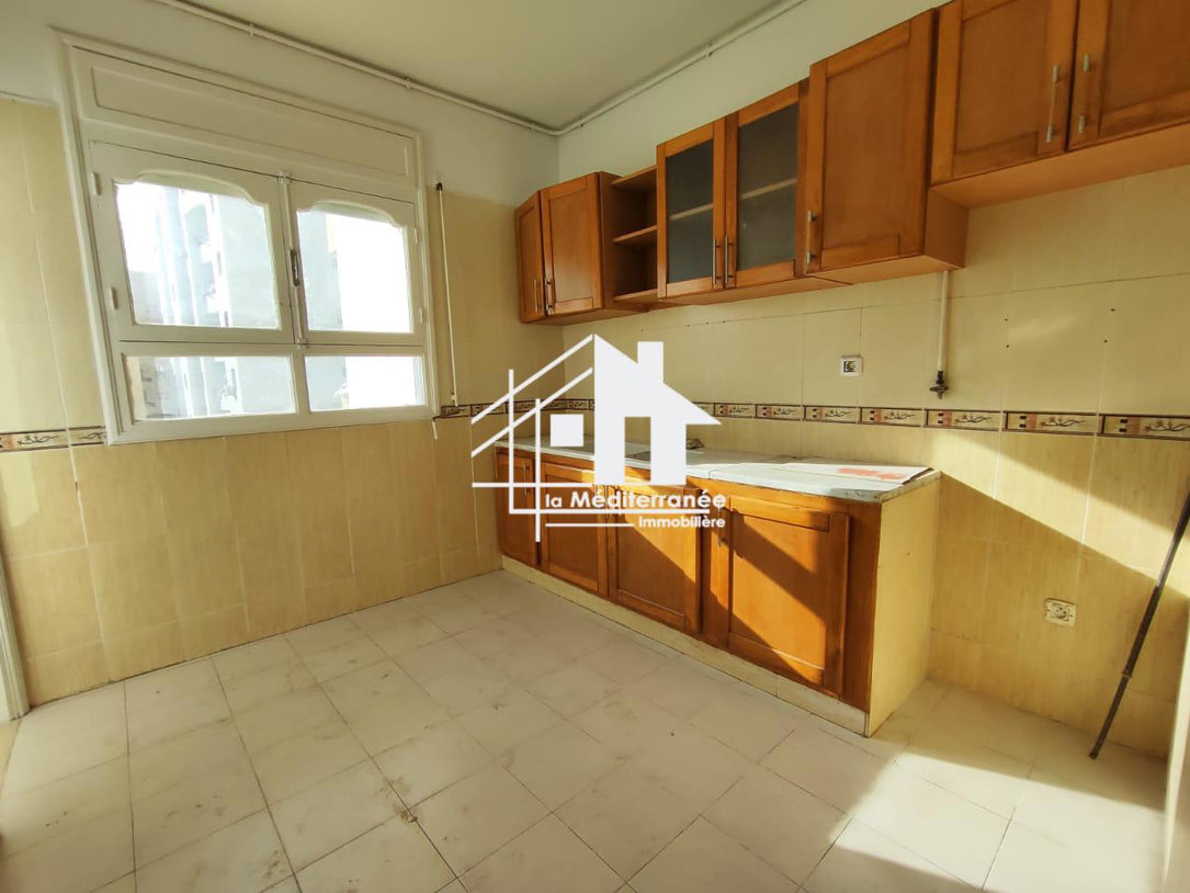 A vendre S+3 a la Cité Wahat