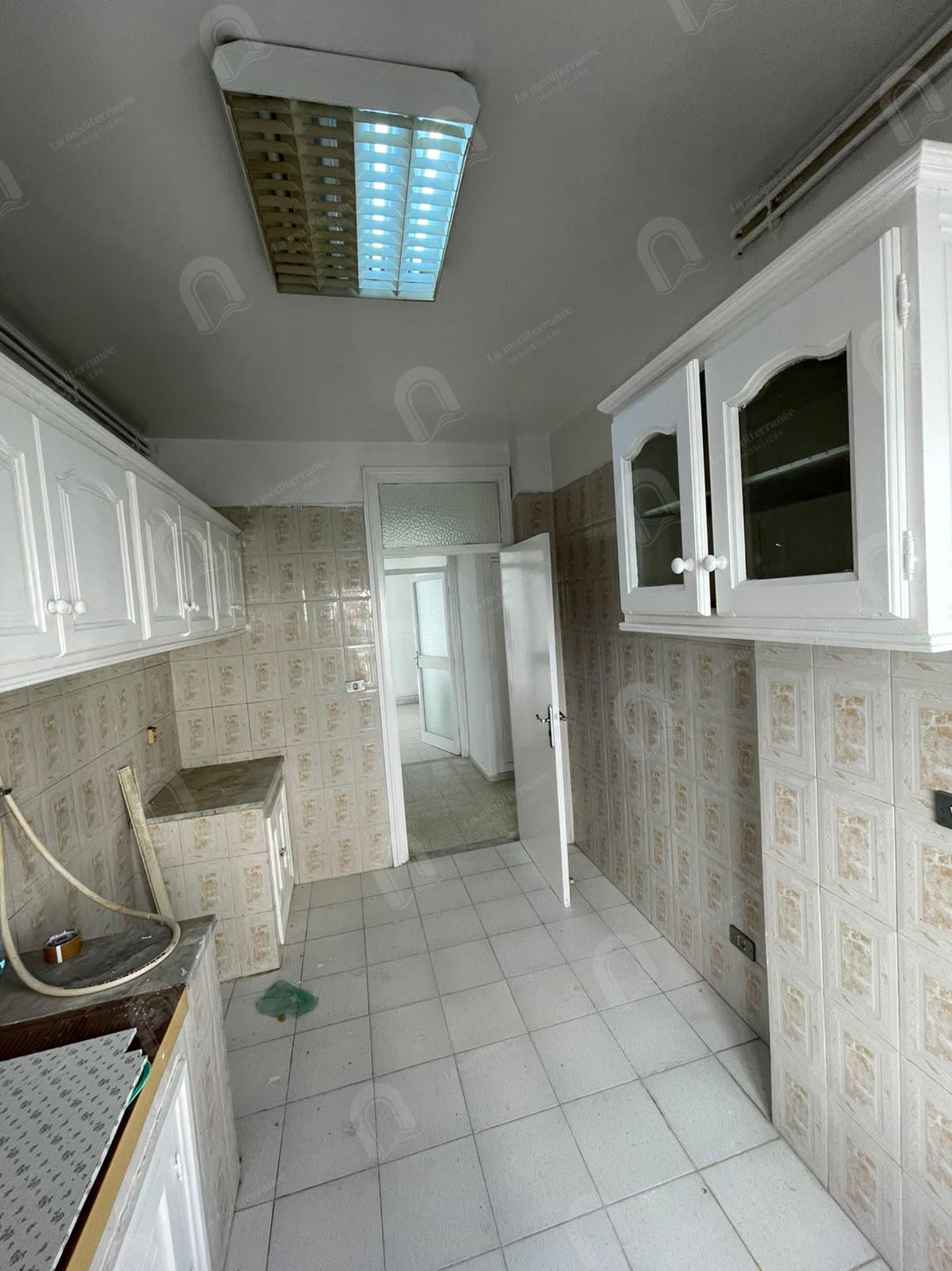 A vendre un appartement S+3 à cité ennasr