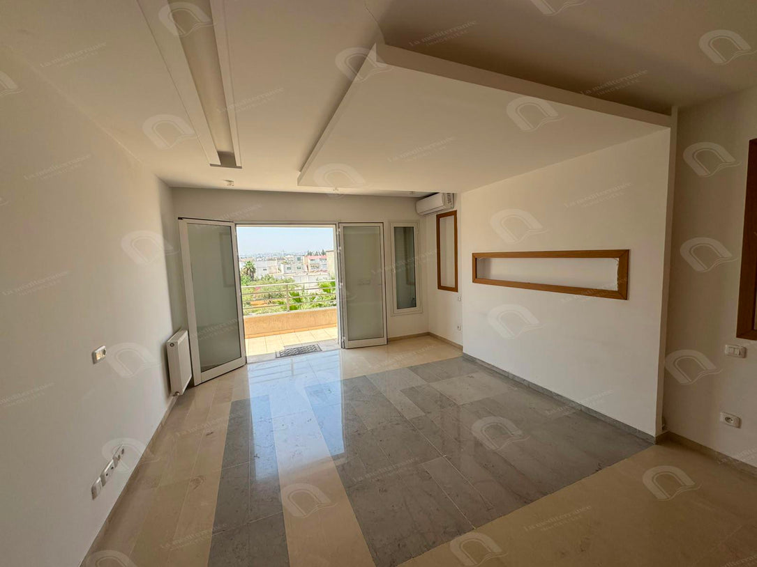 À louer Spacieux appartement S+3 à la soukra