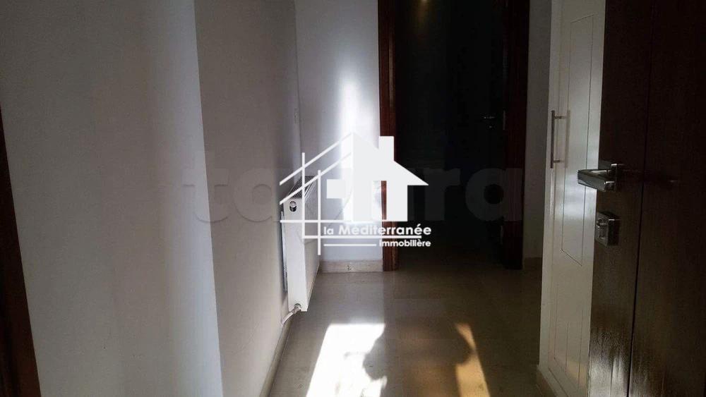 A louer Appartement S+2 hst au bardo cité skik