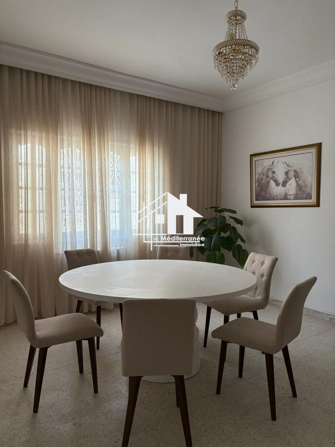 A louer une villa s+5 meublée à sidi Daoued