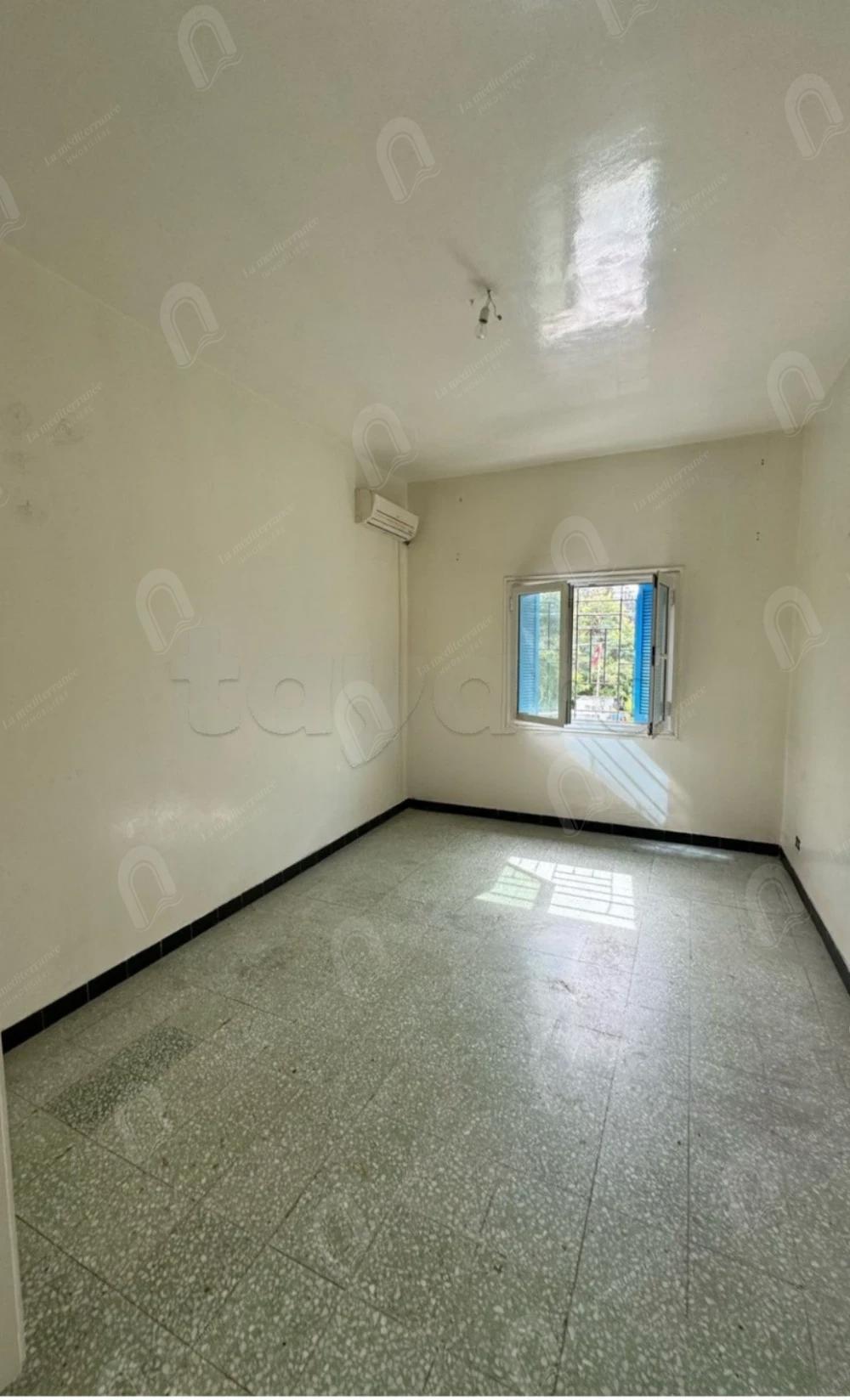 A louer étage de villa S+2 au bardo