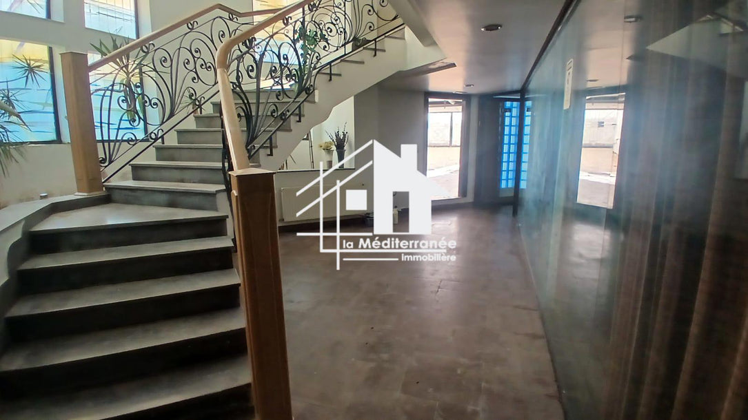 A vendre une villa S+6 gammarth