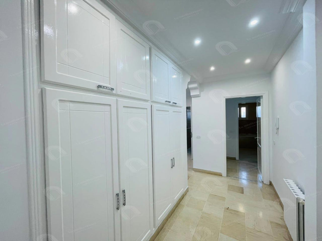 À louer Etage de villa au rdc à Jardin de l'Aouina