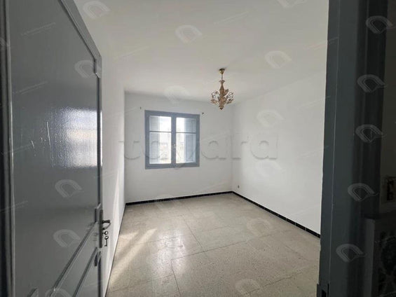 A louer un appartement S+3 situé au 3ème étage
