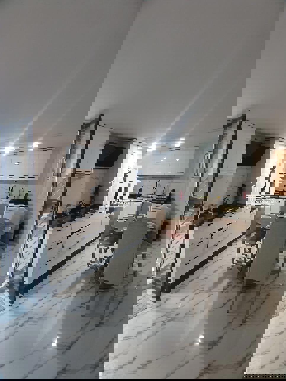 A louer un duplex s+4 meublé à la Marsa