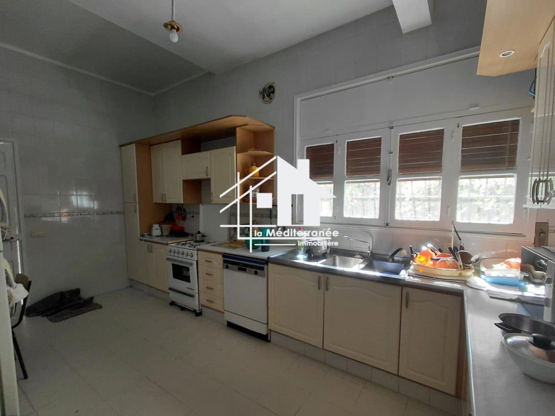 A vendre une villa sur deux niveaux à Montfleury