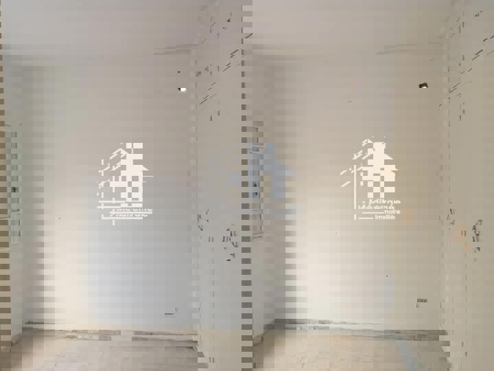 A louer un étage de villa S+3 au Bardo