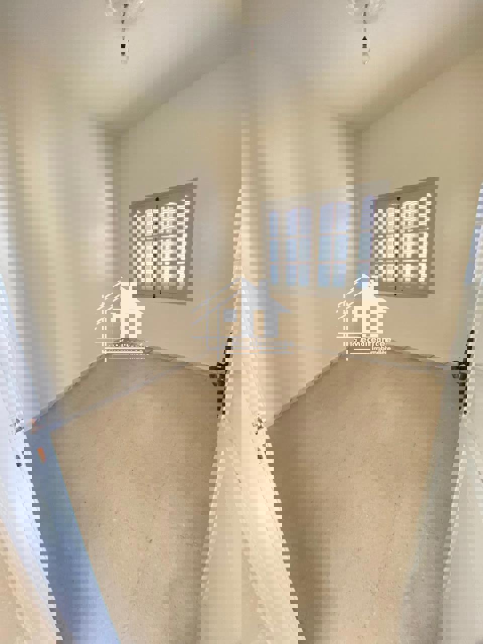 A louer étage de villa S+3 à cité riadh bardo