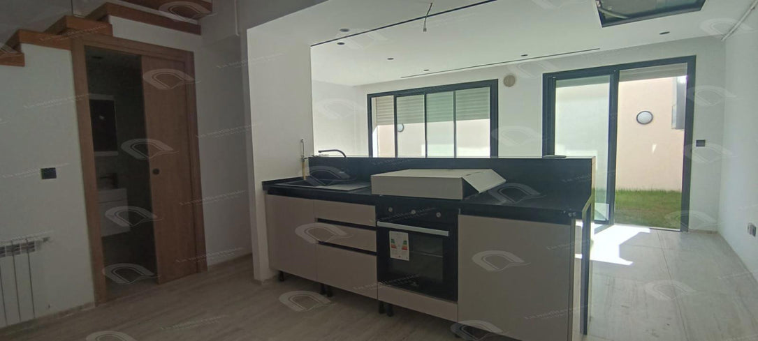 A vendre  Duplex s+2 avec jardin