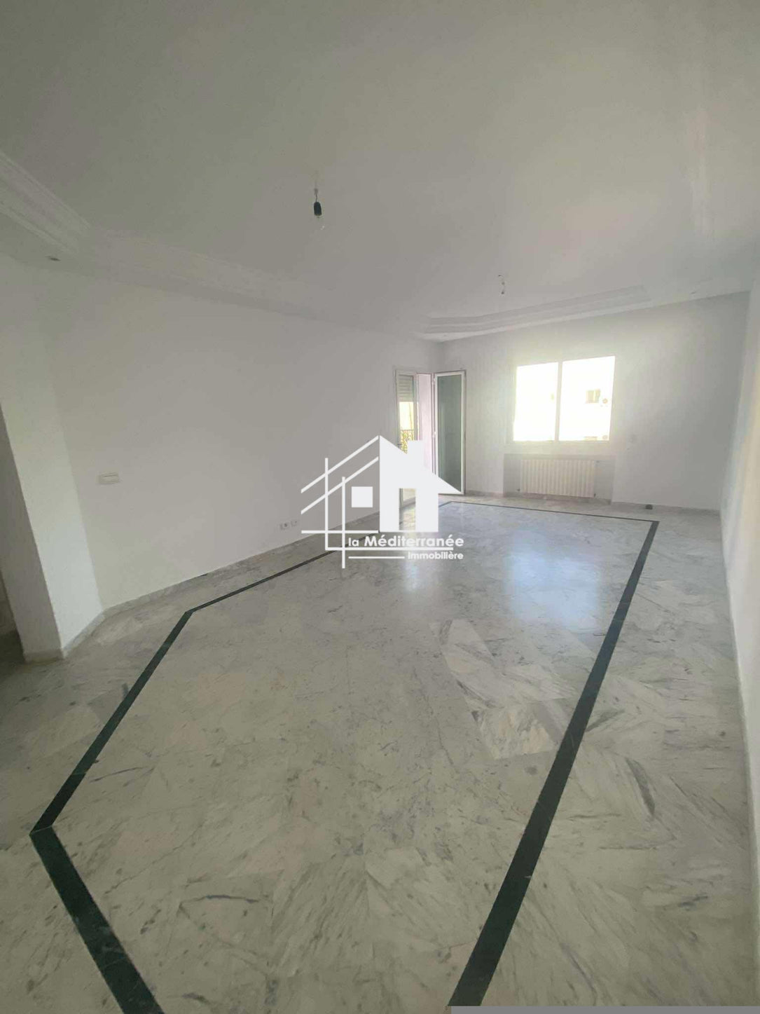 A vendre un appartement s+3 à Ezzahra