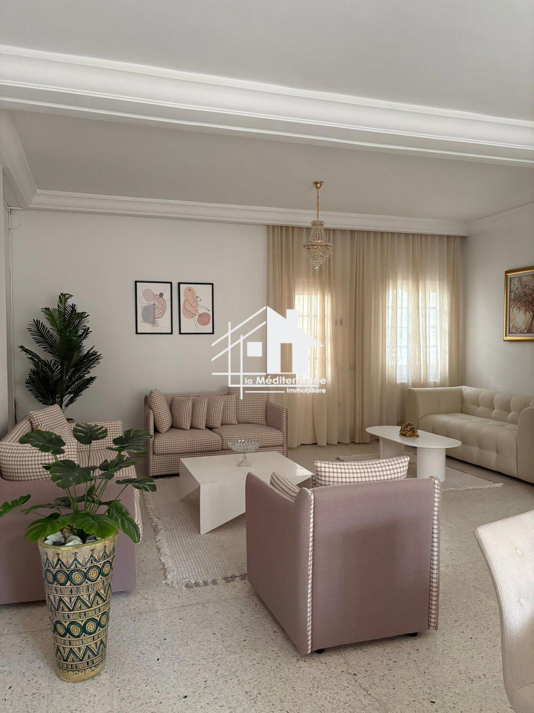A louer une villa s+5 meublée à sidi Daoued