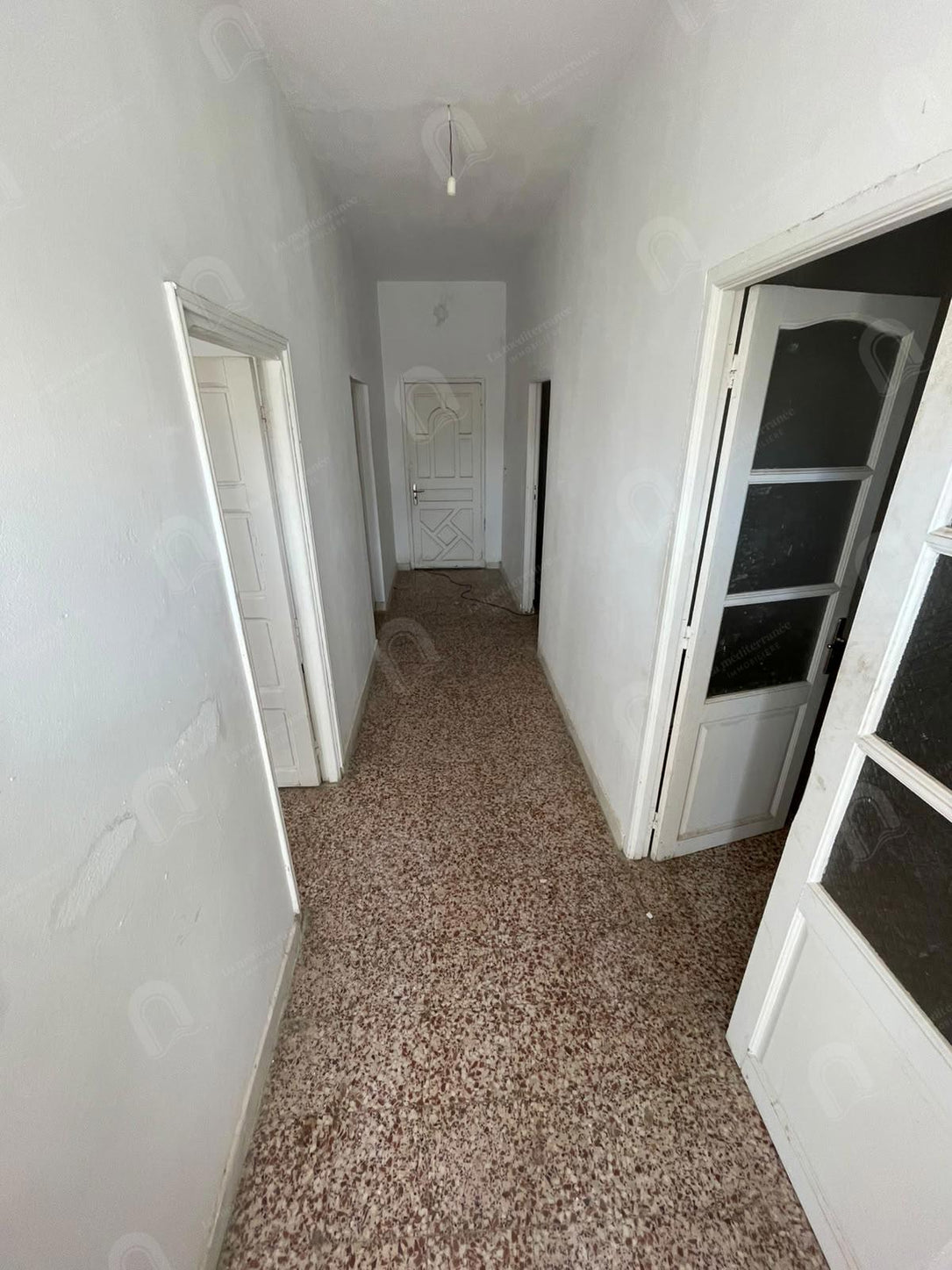 A louer un étage de villa S+3 situé au 1er étage