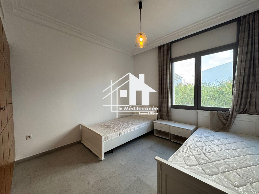 Une magnifique villa S+5 avec piscine au Lac 2