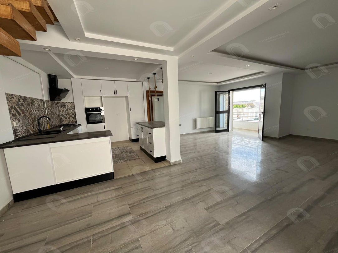 A louer duplex s+3 à La Marsa stade