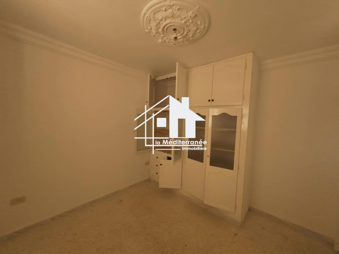 A louer étage de villa S+2 à khaznadar