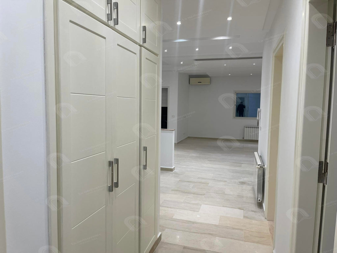 A louer un appartement s+3 spacieux à Ezzahra