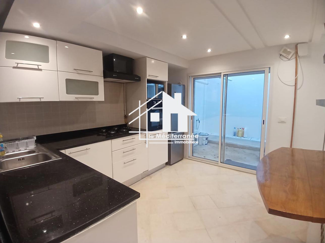 A louer un duplex s+3 à Amilcar