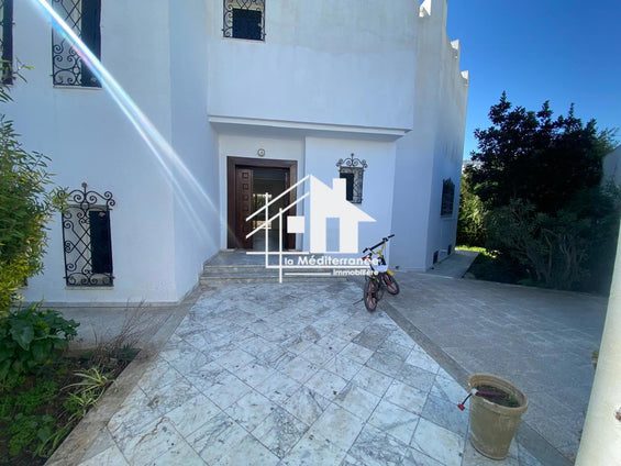 une villa S+5 à gammarth