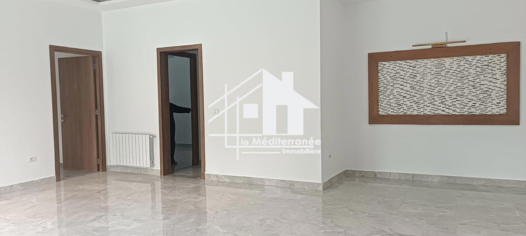 A louer villa avec piscine à Chotrana