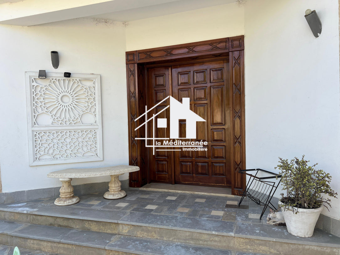 A louer villa S+4 a Chotrana 3