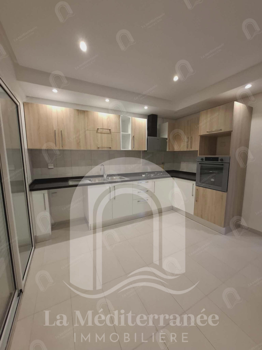 NV Appartement à Mégrine Coteau   S+3