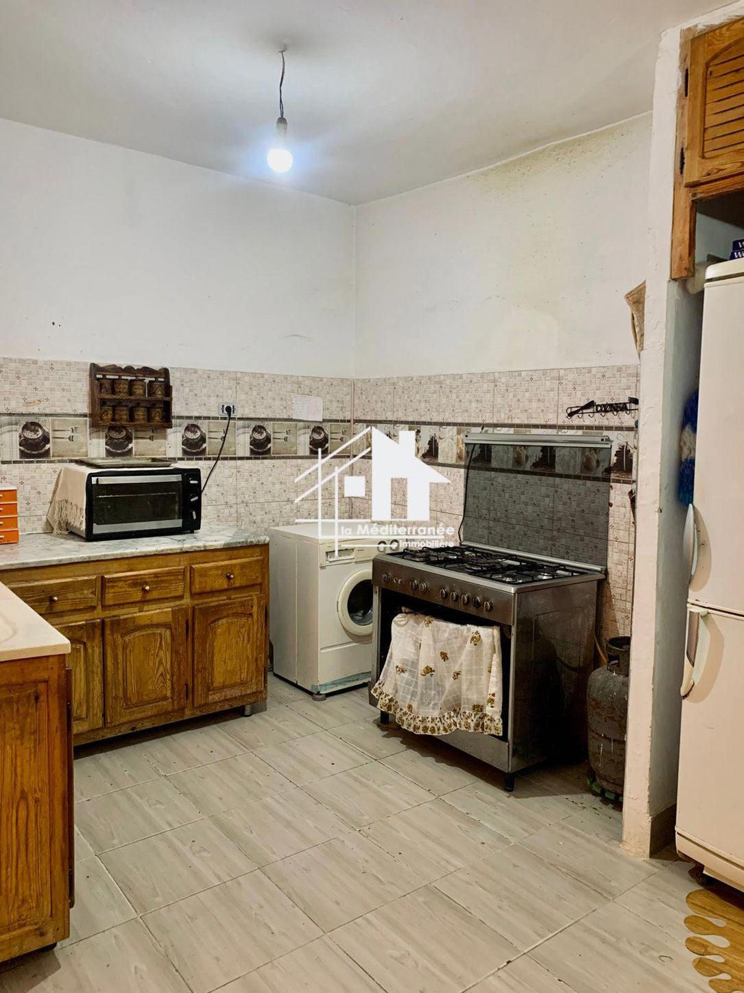 A vendre duplex S+4 à bayrem  etounsi