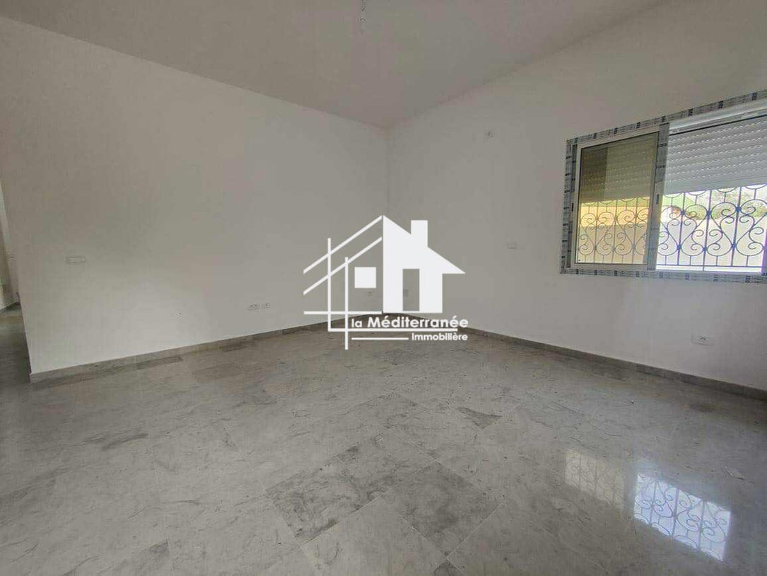 A louer une maison s2 à Hammam chatt