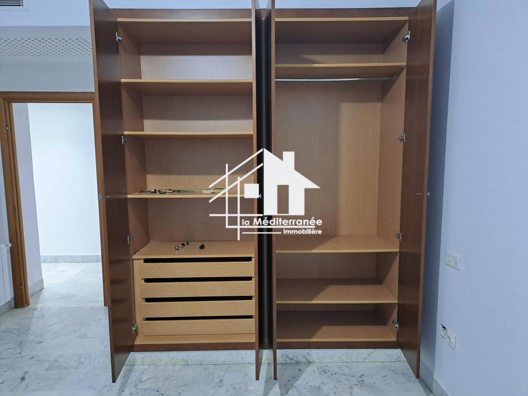 A louer appartement S+3 au Lac 2