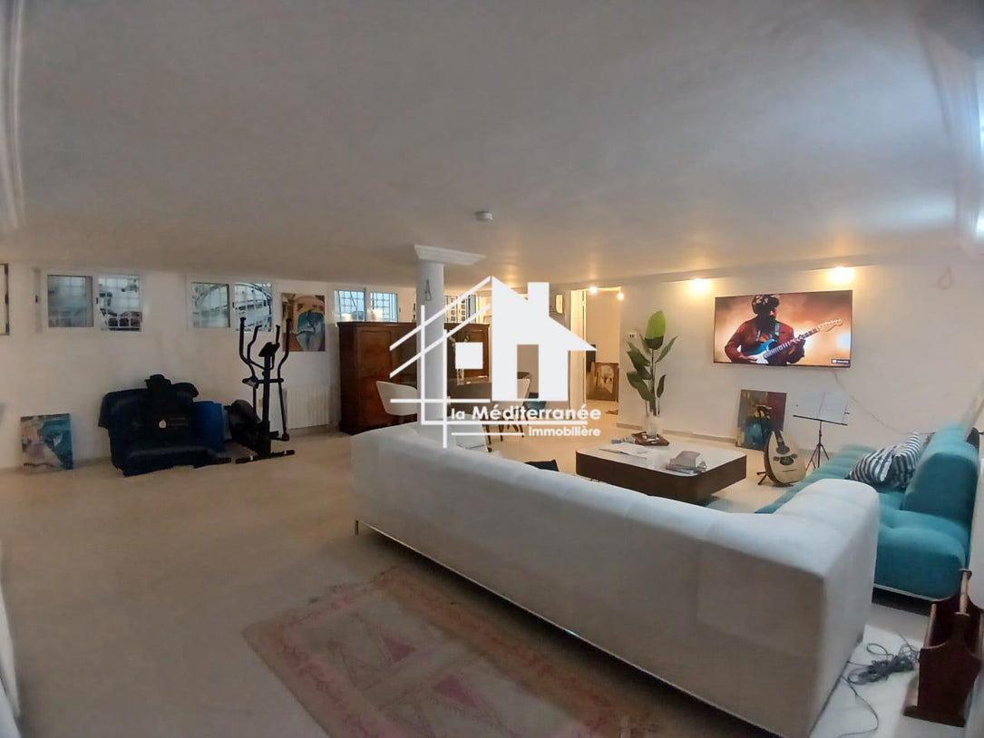 A louer un duplex s+4 meublé à la Marsa