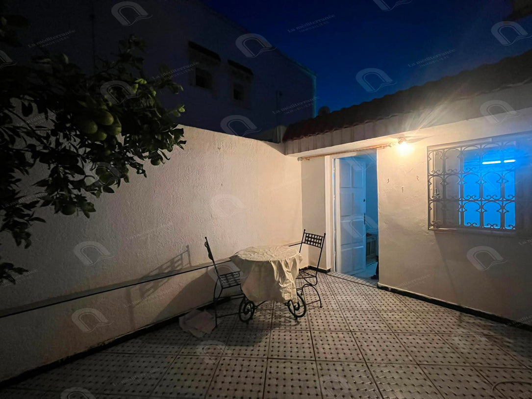 A louer un étage de villa S+1 a bayrem ettounsi