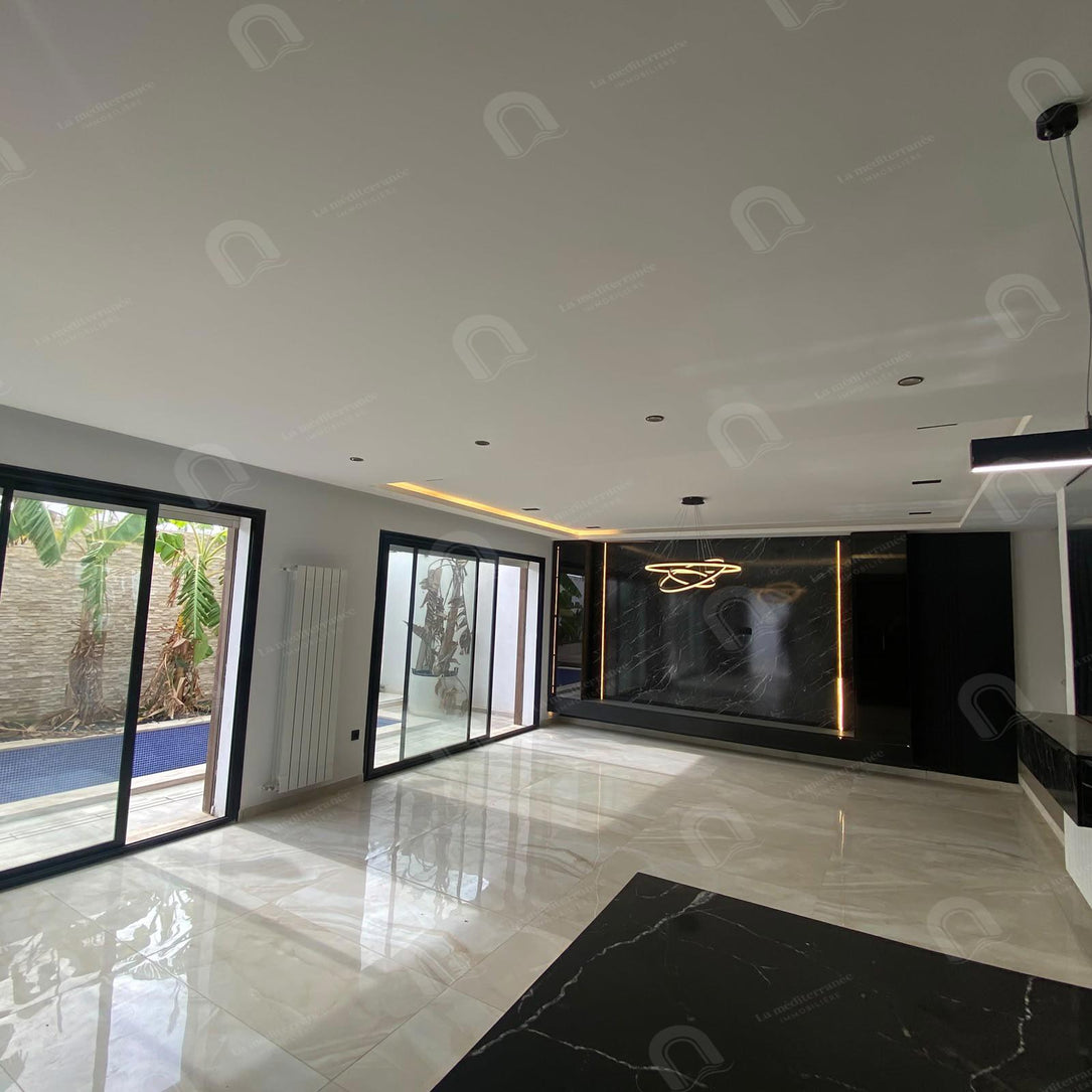 A louer villa s+2 à la soukra