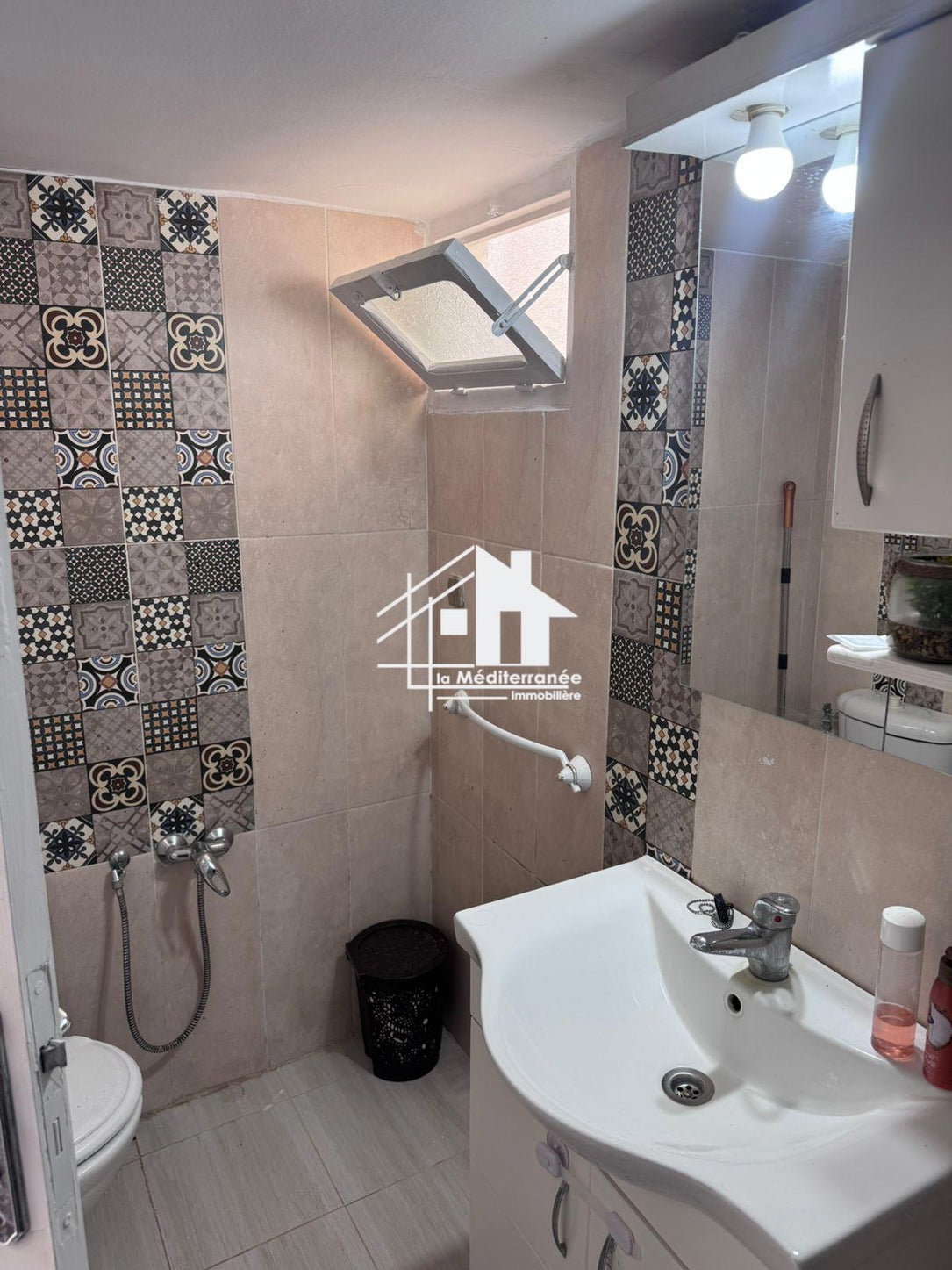 A louer étage de villa s+1 au bardo centre