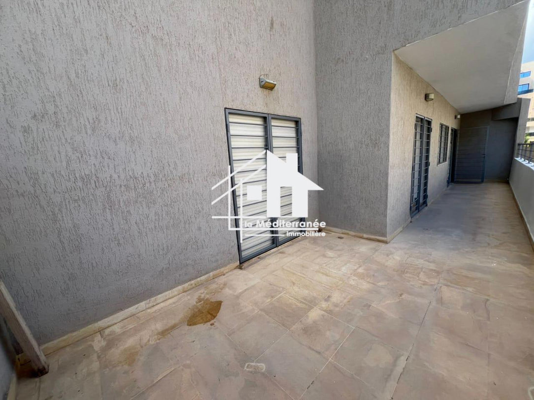 Appartement S+3 vide aux jardins de carthage