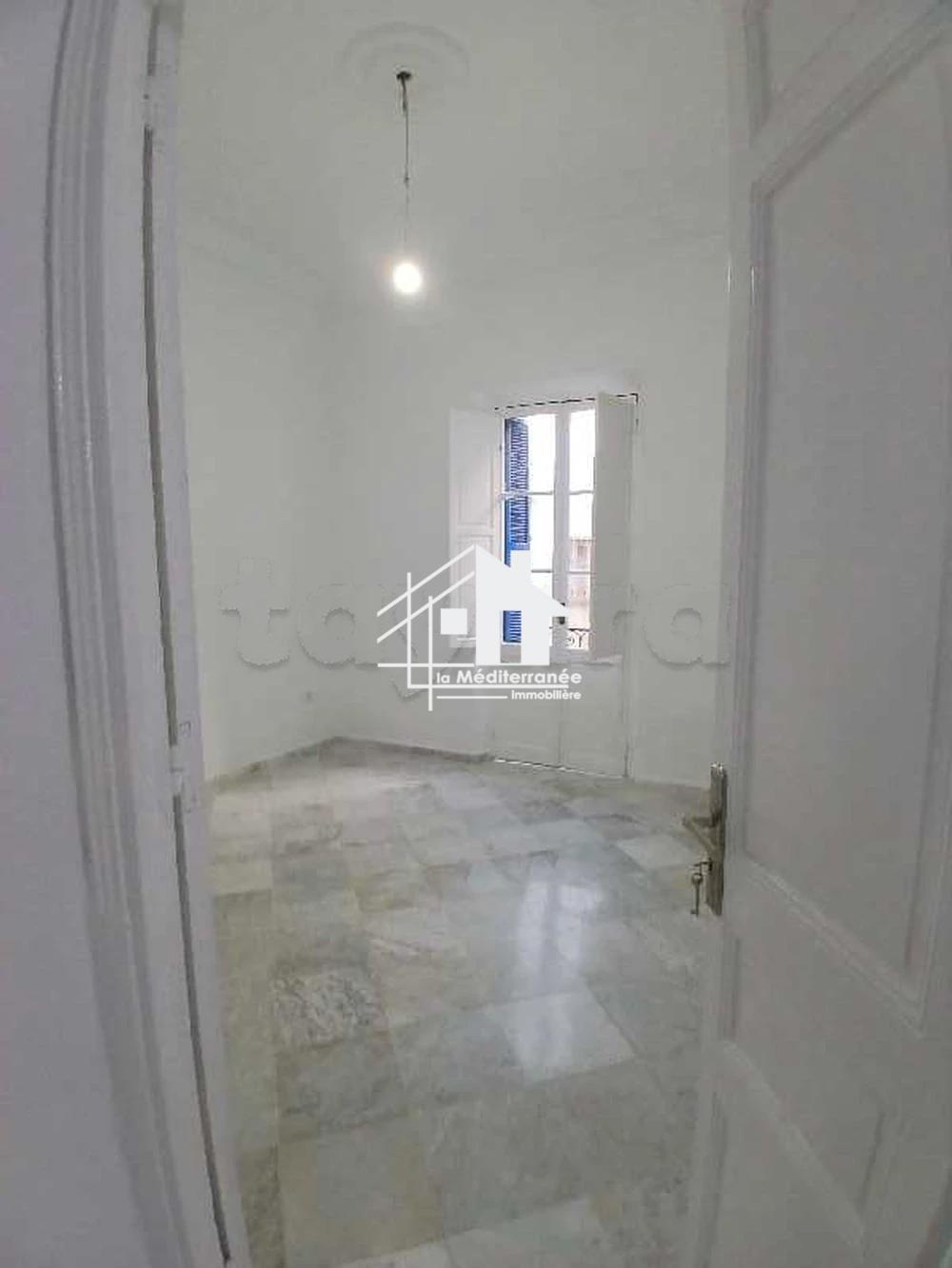 A louer appartement S+3 au centre ville