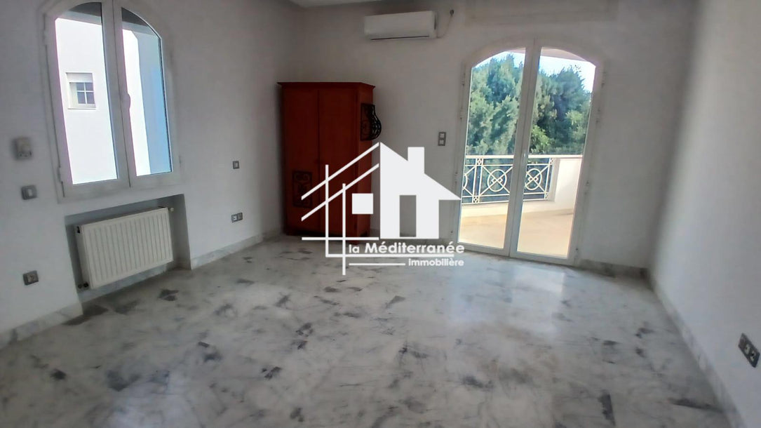 A vendre une villa S+6 gammarth