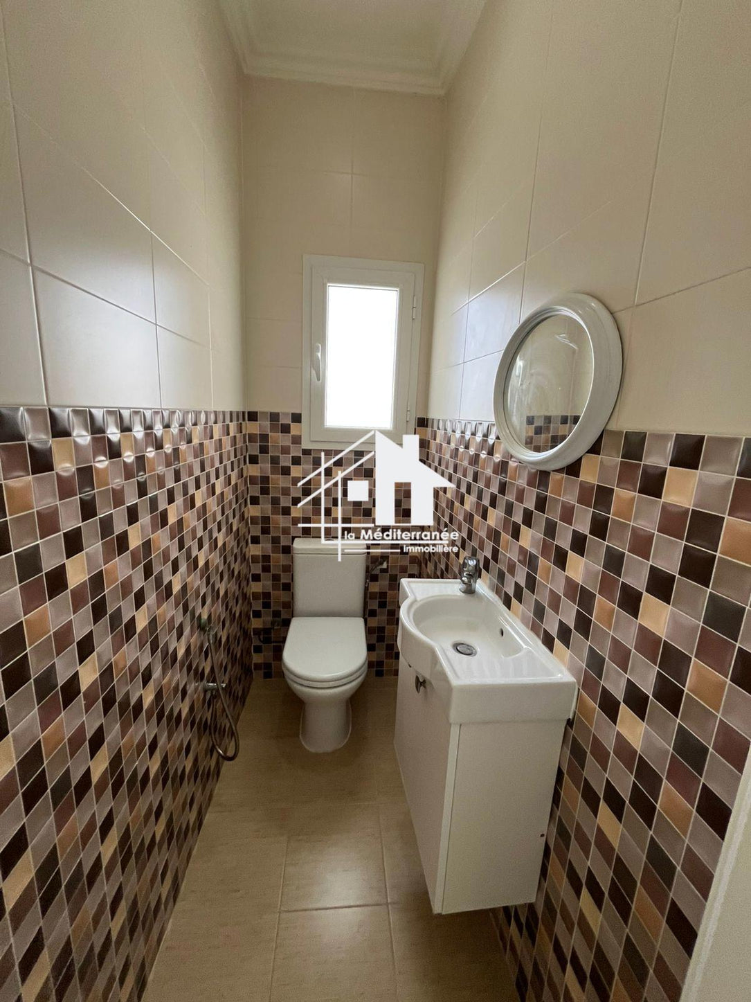 A louer Etage de Villa s+3 à La Marsa Stade